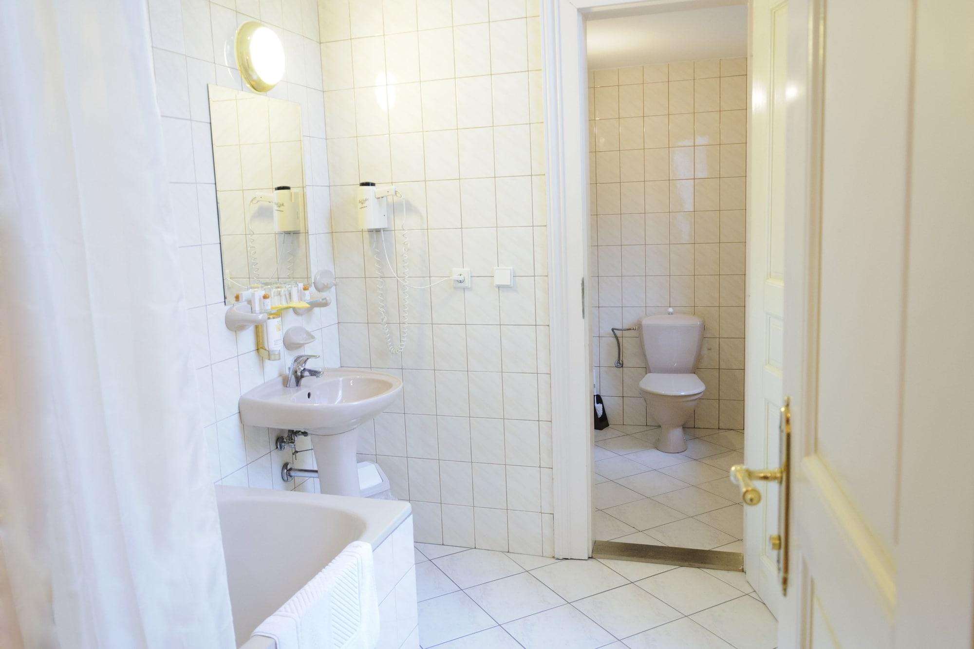 Hotel Heluan à Karlovy Vary Extérieur photo