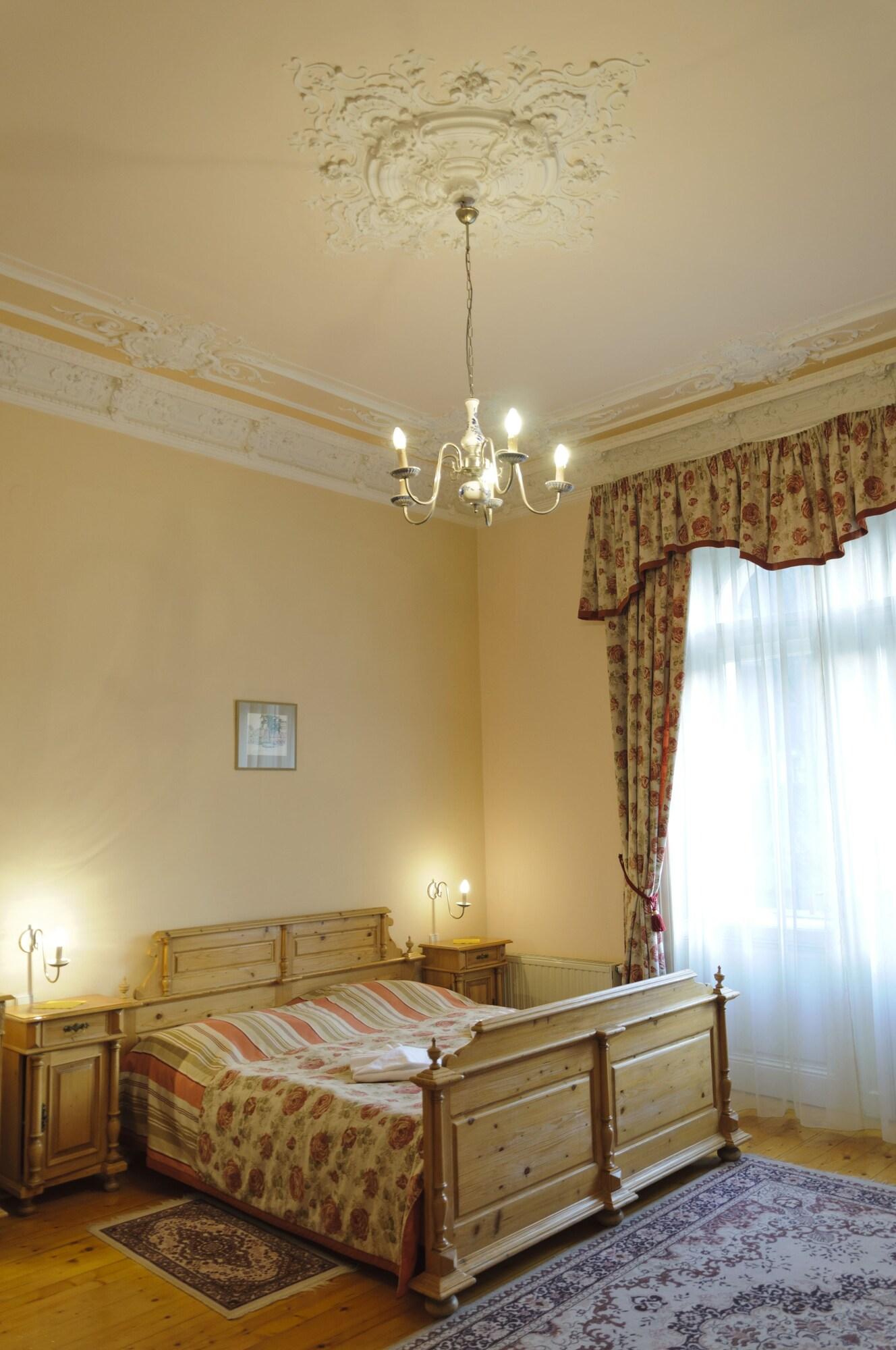 Hotel Heluan à Karlovy Vary Extérieur photo
