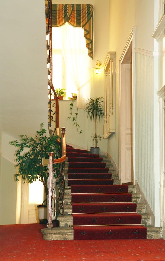 Hotel Heluan à Karlovy Vary Extérieur photo