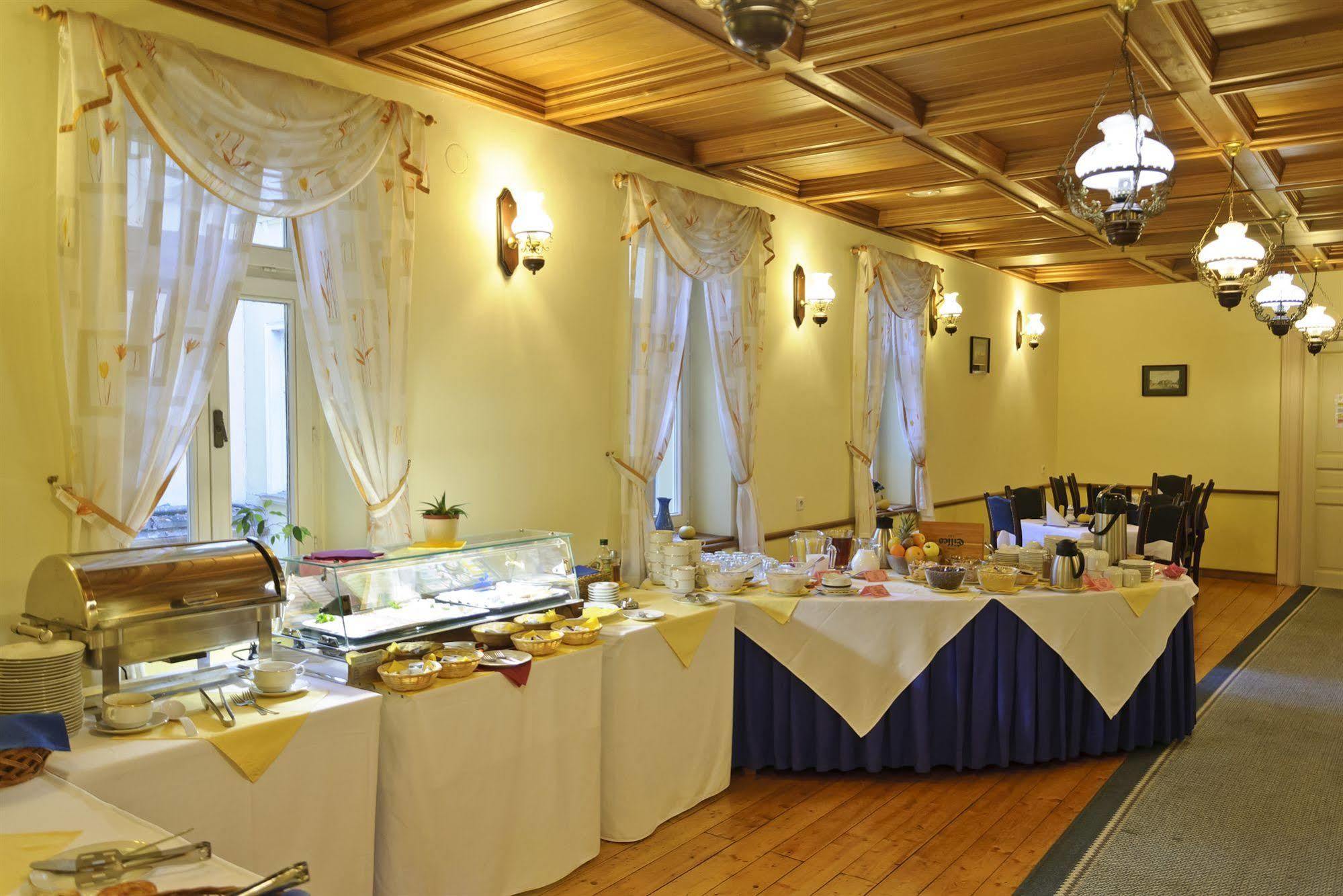 Hotel Heluan à Karlovy Vary Extérieur photo