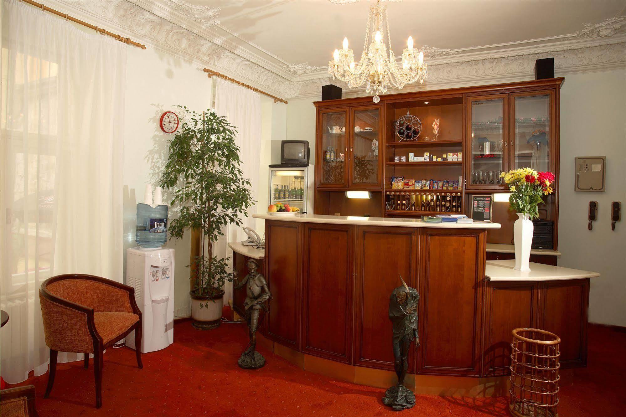 Hotel Heluan à Karlovy Vary Extérieur photo