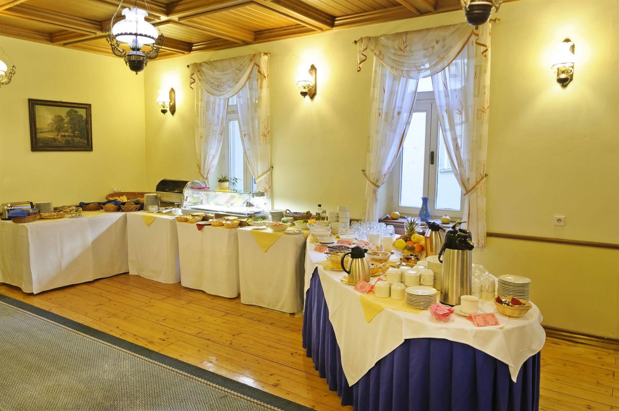 Hotel Heluan à Karlovy Vary Extérieur photo